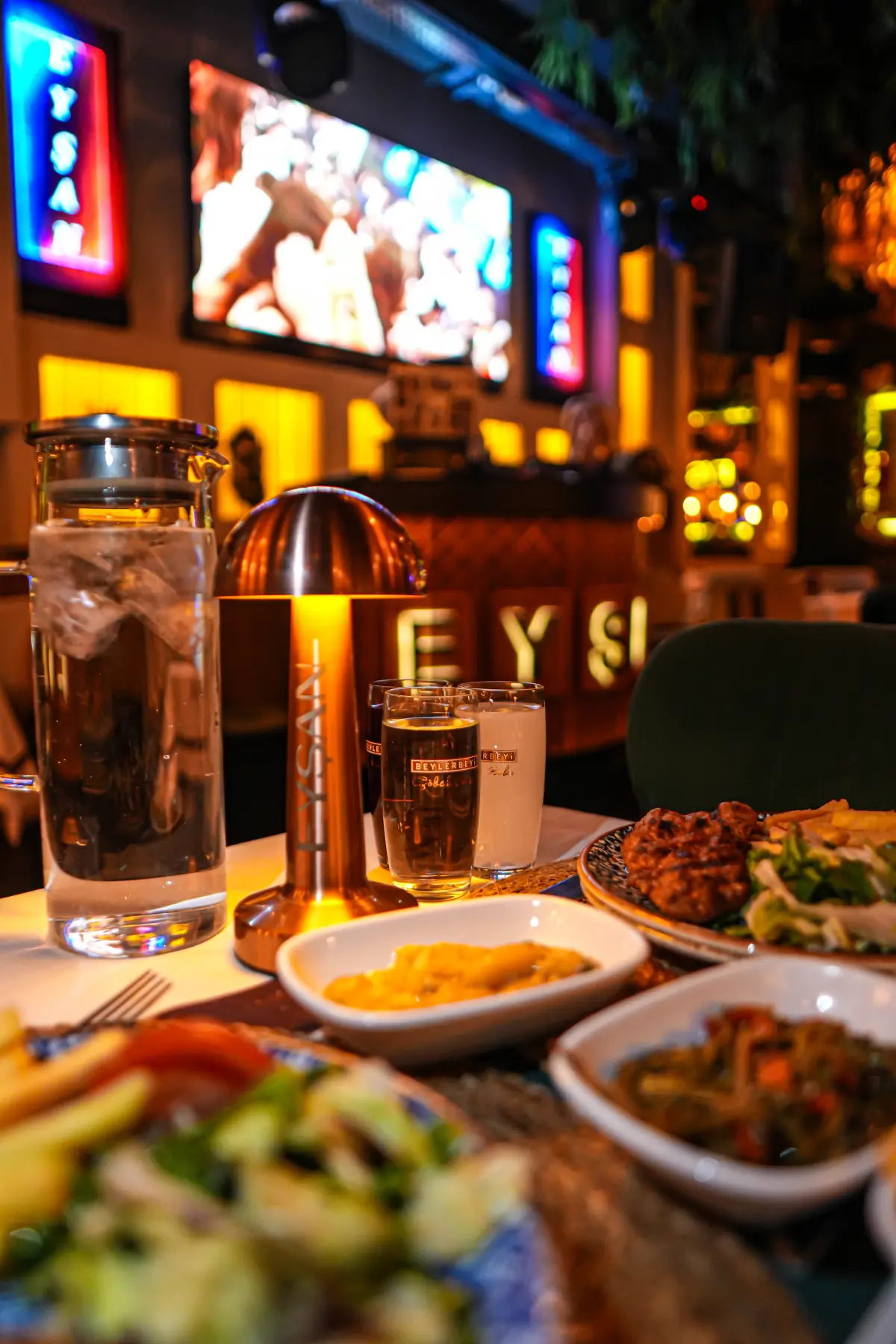 Eysan İstanbul seating area ve manzara