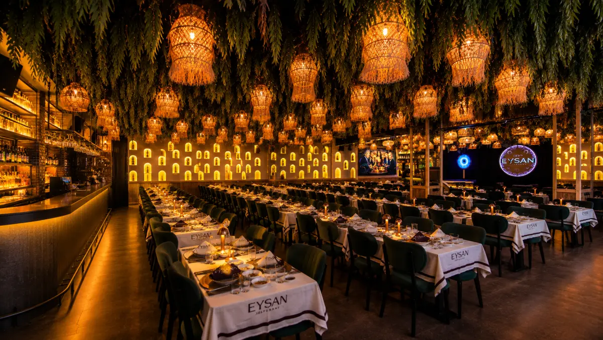 Eysan İstanbul DJ pod ve sahne